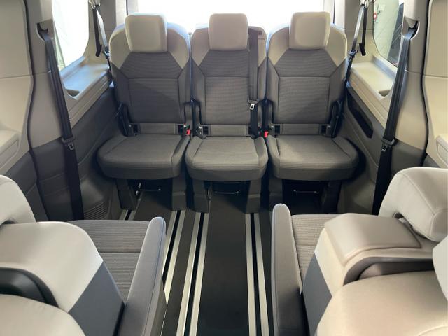 Volkswagen / T7 Multivan / Grau / / / TDI AHK+Navi