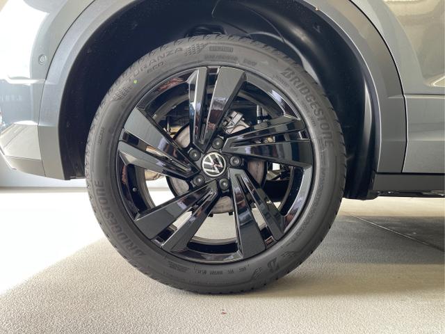 Volkswagen / T-Roc / Grau / / / 150PS DSG AHK+Black Style