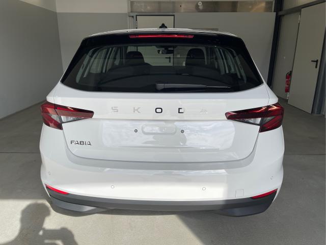 Skoda / Fabia / Weiß / / / 115PS Sitzheizung + App Connect