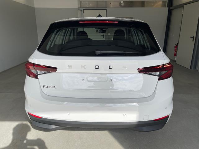 Skoda / Fabia / Weiß / / / 115PS Sitzheizung + App Connect