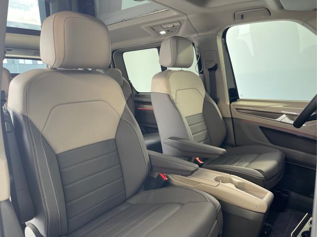 Volkswagen / T7 Multivan / Schwarz / / / 245PS DSG 4Motion Leder+AHK+7 Sitze