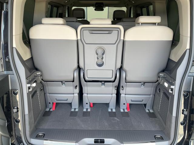Volkswagen / T7 Multivan / Schwarz / / / 245PS DSG 4Motion Leder+AHK+7 Sitze