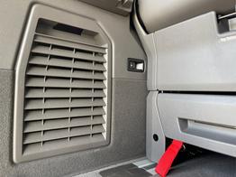 Volkswagen T7 Multivan Style eHybrid 4Motion Leder+AHK+7Sitz+Pano+Navi+HeadUp+360°+Harman+19Zoll+DCC 