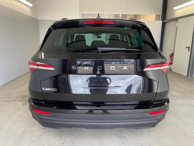 Skoda / Karoq / Schwarz / / / 150PS DSG AHK+Kessy