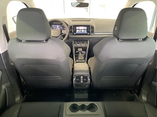 Skoda / Karoq / Blau / / / 150PS DSG AHK+Kessy