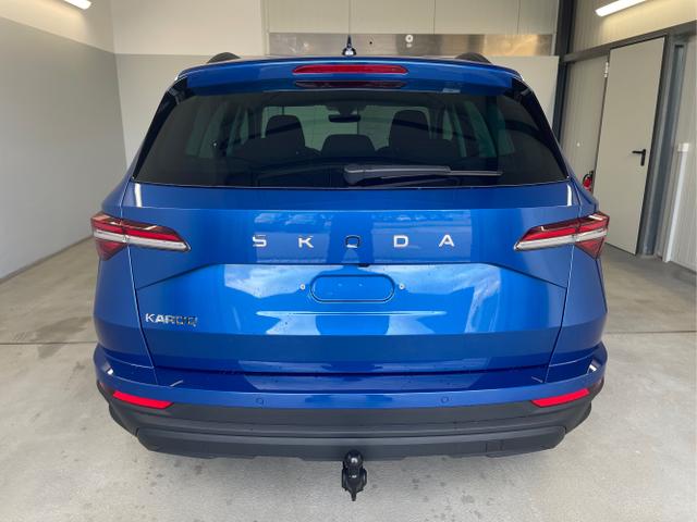 Skoda / Karoq / Blau / / / 150PS DSG AHK+Kessy
