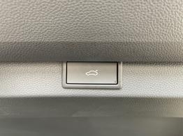 Skoda Karoq Selection 150PS DSG AHK+Kessy+Kamera+eHeck+Sitzheiz 