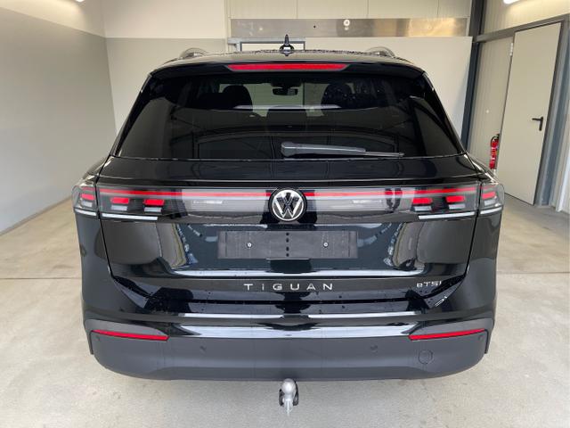 Volkswagen / Tiguan / Schwarz / / / 150PS DSG 360°Kamera