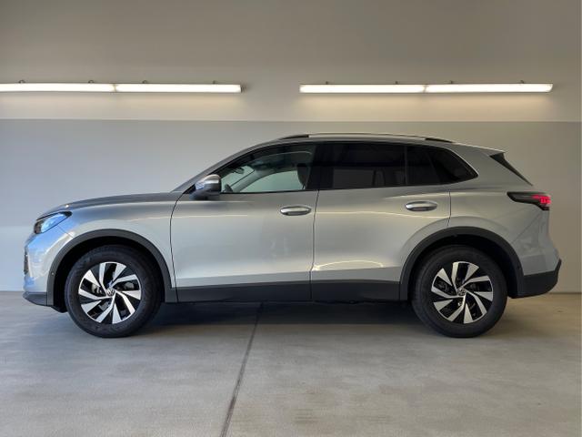 Volkswagen / Tiguan / Silber / / / 150PS DSG IQ.Light