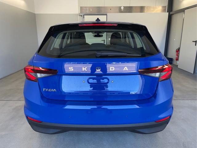 Skoda / Fabia / Blau / / / 115PS App Connect