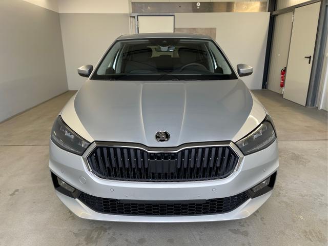 Skoda / Fabia / Silber / / / 115PS DSG Alu+AHK+Kessy+Kamera+GV5