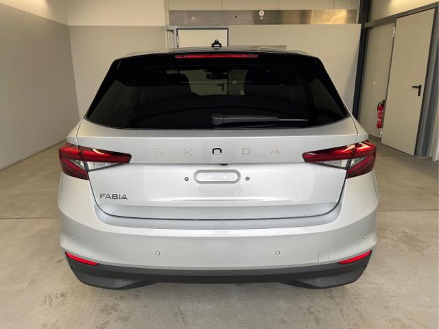 Skoda / Fabia / Silber / / / 115PS DSG Alu+AHK+Kessy+Kamera+GV5