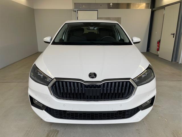 Skoda / Fabia / Weiß / / / 115PS DSG AHK+Kamera