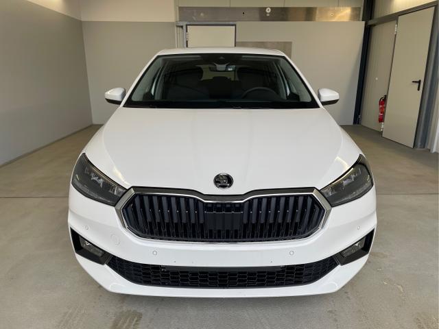 Skoda / Fabia / Weiß / / / 115PS DSG AHK+Kamera