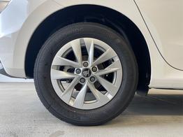 Skoda Fabia Selection 115PS DSG Alu+AHK+Kessy+Kamera+GV5+Sitzheiz 