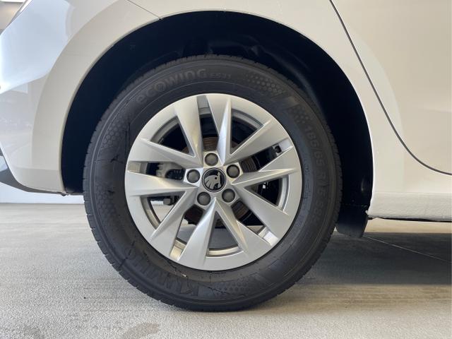 Skoda / Fabia / Weiß / / / 115PS DSG AHK+Kamera
