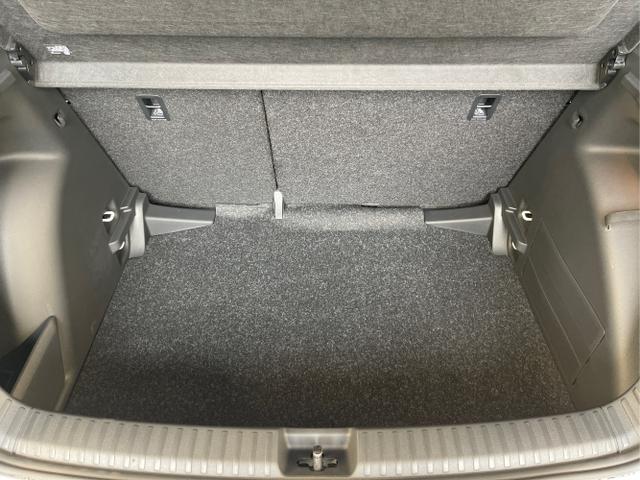 Skoda / Fabia / Weiß / / / 115PS DSG AHK+Kamera