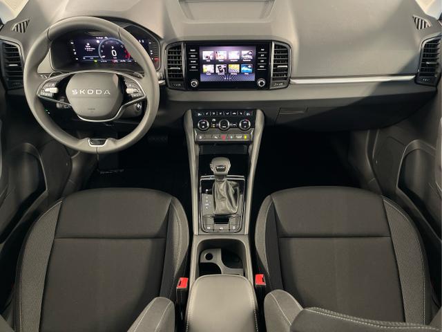 Skoda / Karoq / Schwarz / / / 150PS DSG Navi+ACC+AHK+Kessy+Kamera+Sitzheiz