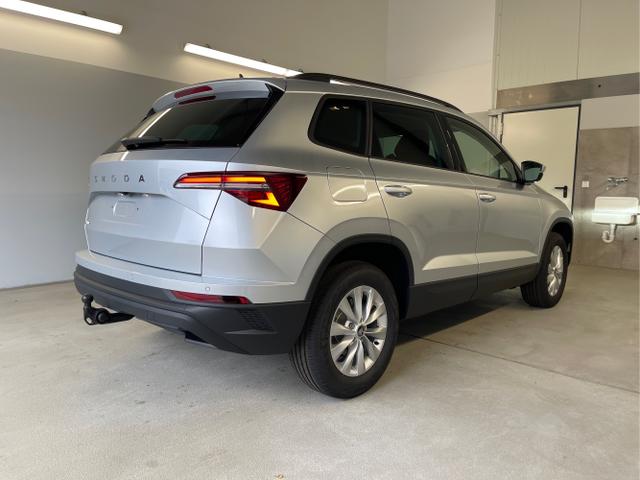 Skoda / Karoq / Silber / / / 150PS DSG Navi+ACC+AHK+Kessy+Kamera+Sitzheiz