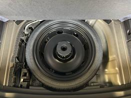 Skoda Karoq Selection 150PS DSG Navi+ACC+AHK+Kessy+Kamera+Sitzheiz 