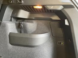 Skoda Karoq Selection 150PS DSG Navi+ACC+AHK+Kessy+Kamera+Sitzheiz 