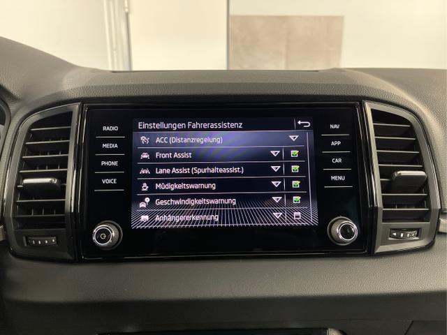 Skoda / Karoq / Blau / / / 150PS DSG Navi+ACC+AHK+Kessy+Kamera+Sitzheiz