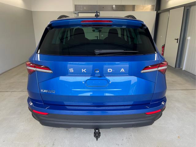Skoda / Karoq / Blau / / / 150PS DSG Navi+ACC+AHK+Kessy+Kamera+Sitzheiz