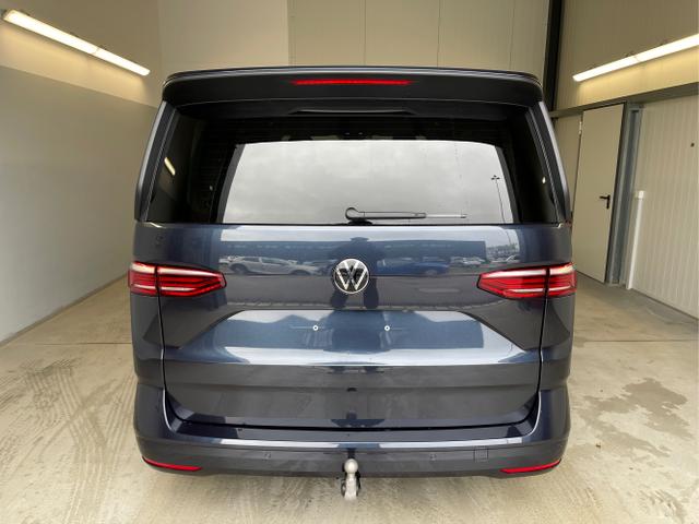 Volkswagen / T7 Multivan / Hellblau / / / TDI AHK+Navi