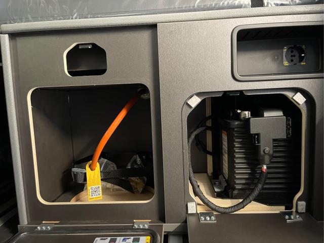 Volkswagen / T7 California / / / / TDI AHK+Navi+Standheizung