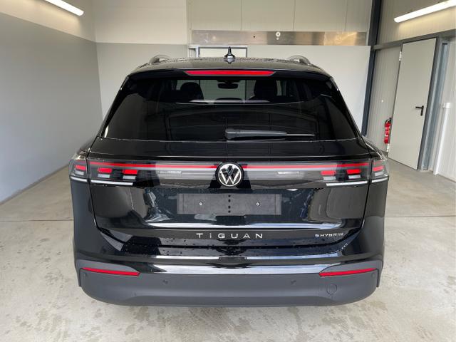 Volkswagen / Tiguan / Schwarz / / / eHybrid DSG 360°+Navi+Kessy+AHK