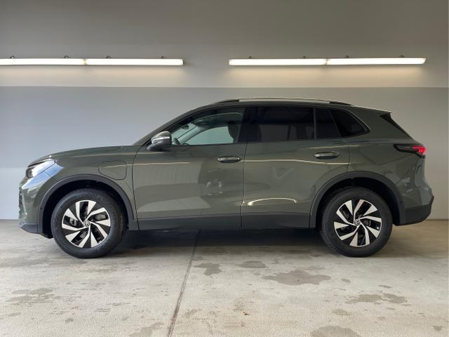 Volkswagen / Tiguan / Grün / / / eHybrid DSG 360°+Navi+Kessy+AHK