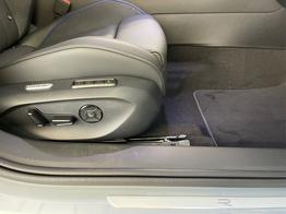 Volkswagen Passat Variant R-Line 265PS 4M Stdhz+Leder+AHK+DCC+Pano+Harman+Alu19+IQ.Drive+Black+HUD 