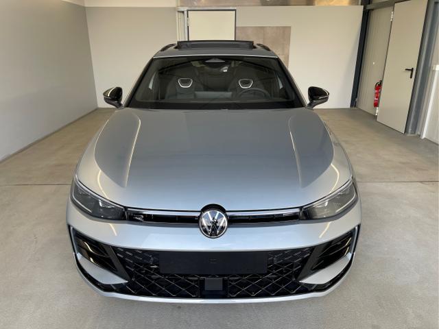 Volkswagen / Passat Variant / Silber / / / 265PS AHK+Pano+Harman Kardon