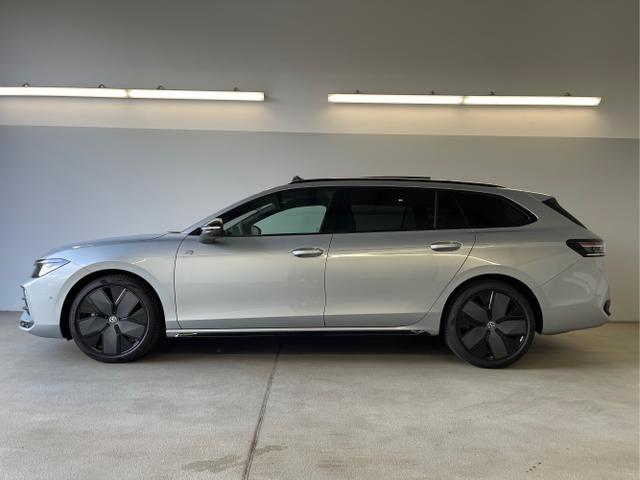 Volkswagen / Passat Variant / Silber / / / 265PS AHK+Pano+Harman Kardon
