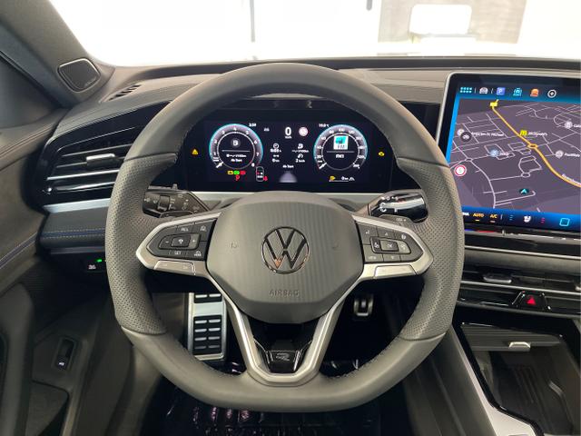Volkswagen / Passat Variant / Silber / / / 265PS AHK+Pano+Harman Kardon