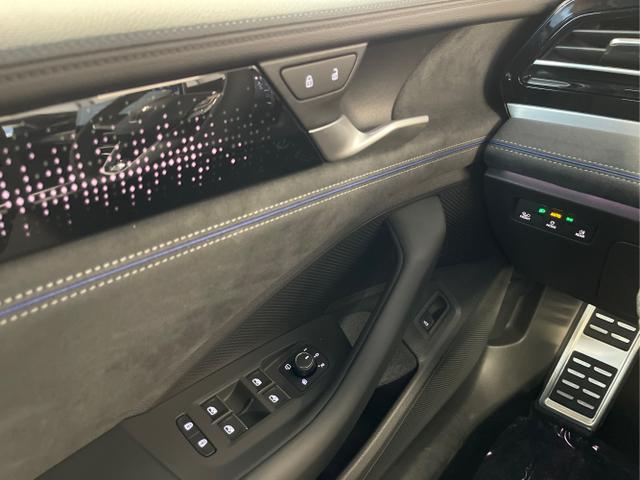 Volkswagen / Passat Variant / Silber / / / 265PS AHK+Pano+Harman Kardon