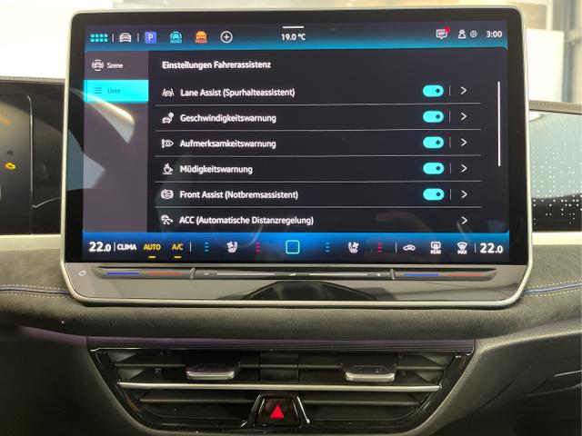 Volkswagen / Passat Variant / Silber / / / 265PS AHK+Pano+Harman Kardon