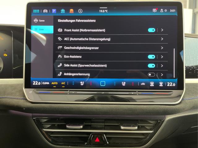 Volkswagen / Passat Variant / Silber / / / 265PS AHK+Pano+Harman Kardon