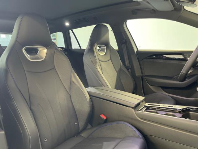 Volkswagen / Passat Variant / Silber / / / 265PS AHK+Pano+Harman Kardon
