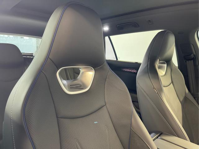 Volkswagen / Passat Variant / Silber / / / 265PS AHK+Pano+Harman Kardon