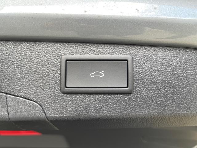 Volkswagen / Passat Variant / Silber / / / 265PS AHK+Pano+Harman Kardon