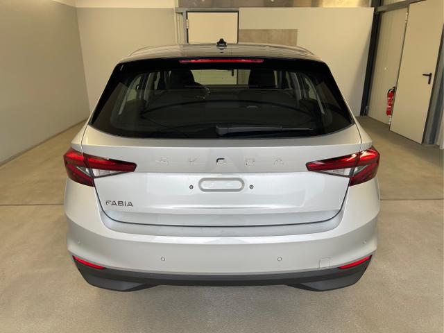 Skoda / Fabia / Silber / / / 95PS Sitzheizung+App-Connect