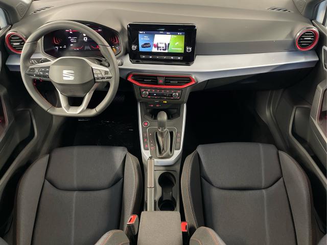 Seat / Arona / Weiß / / / 115PS DSG AHK+Kamera+ACC+VollLED+Sitzheizung