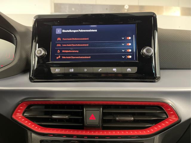 Seat / Arona / Weiß / / / 115PS DSG AHK+Kamera+ACC+VollLED+Sitzheizung