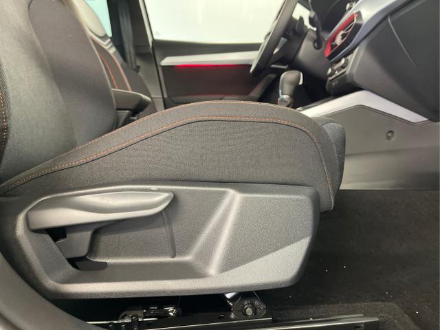 Seat / Arona / Weiß / / / 115PS DSG AHK+Kamera+ACC+VollLED+Sitzheizung