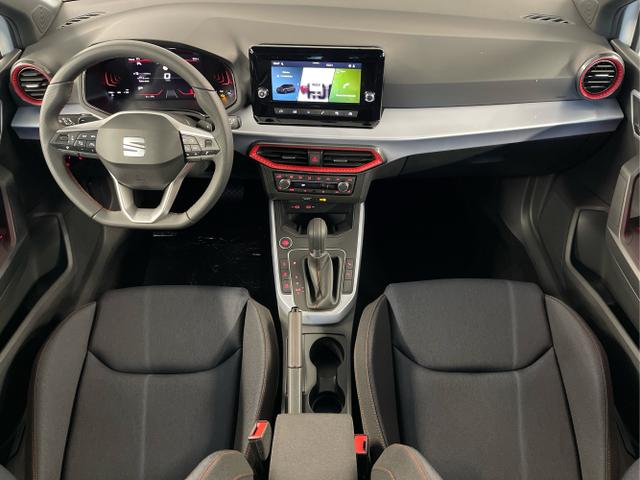 Seat / Arona / Weiß / / / 115PS DSG AHK+Kamera+ACC+VollLED+Sitzheizung