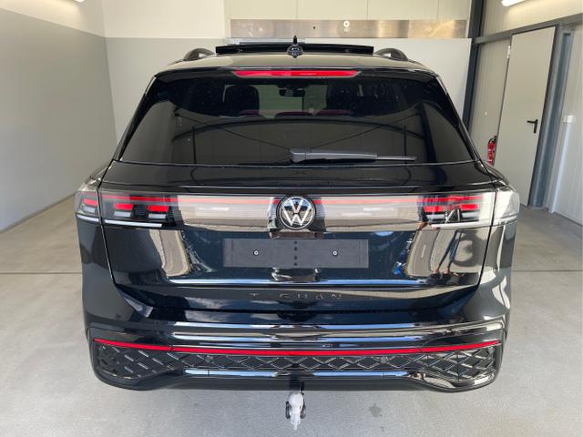 Volkswagen / Tiguan / Schwarz / / / 193PS TDI 4M Black+AHK+Stdhz+360°+Leder+IQ.Light+Drive+HUD+Harman+Pano