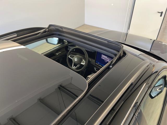 Volkswagen / Tiguan / Schwarz / / / 193PS TDI 4M Black+AHK+Stdhz+360°+Leder+IQ.Light+Drive+HUD+Harman+Pano