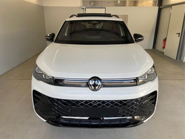 Volkswagen / Tiguan / Weiß / / / 193PS TDI 4M Black+AHK+Stdhz+360°+Leder+IQ.Light+Drive+HUD+Harman+Pano