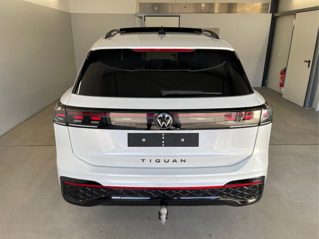 Volkswagen / Tiguan / Weiß / / / 193PS TDI 4M Black+AHK+Stdhz+360°+Leder+IQ.Light+Drive+HUD+Harman+Pano